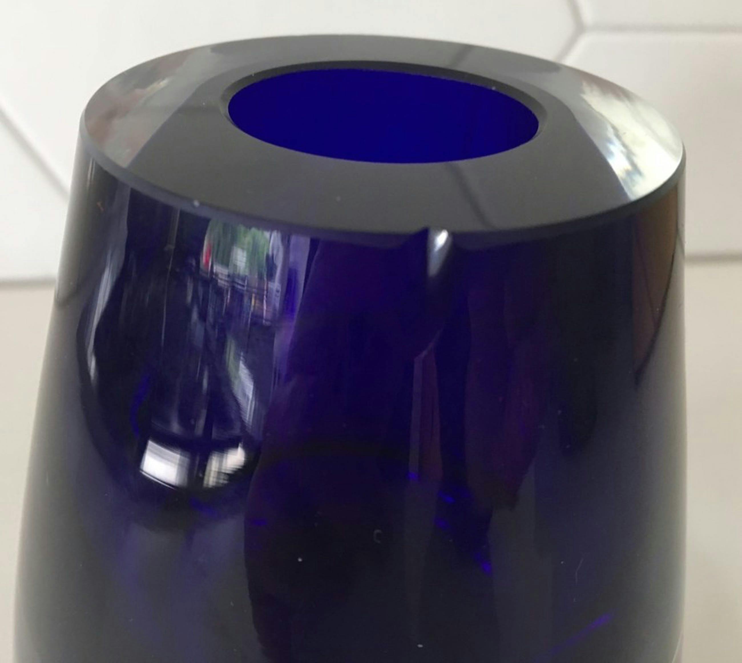 Zware blauwe kegel vormige studio glazen vaas kopen? Bied vanaf 30!