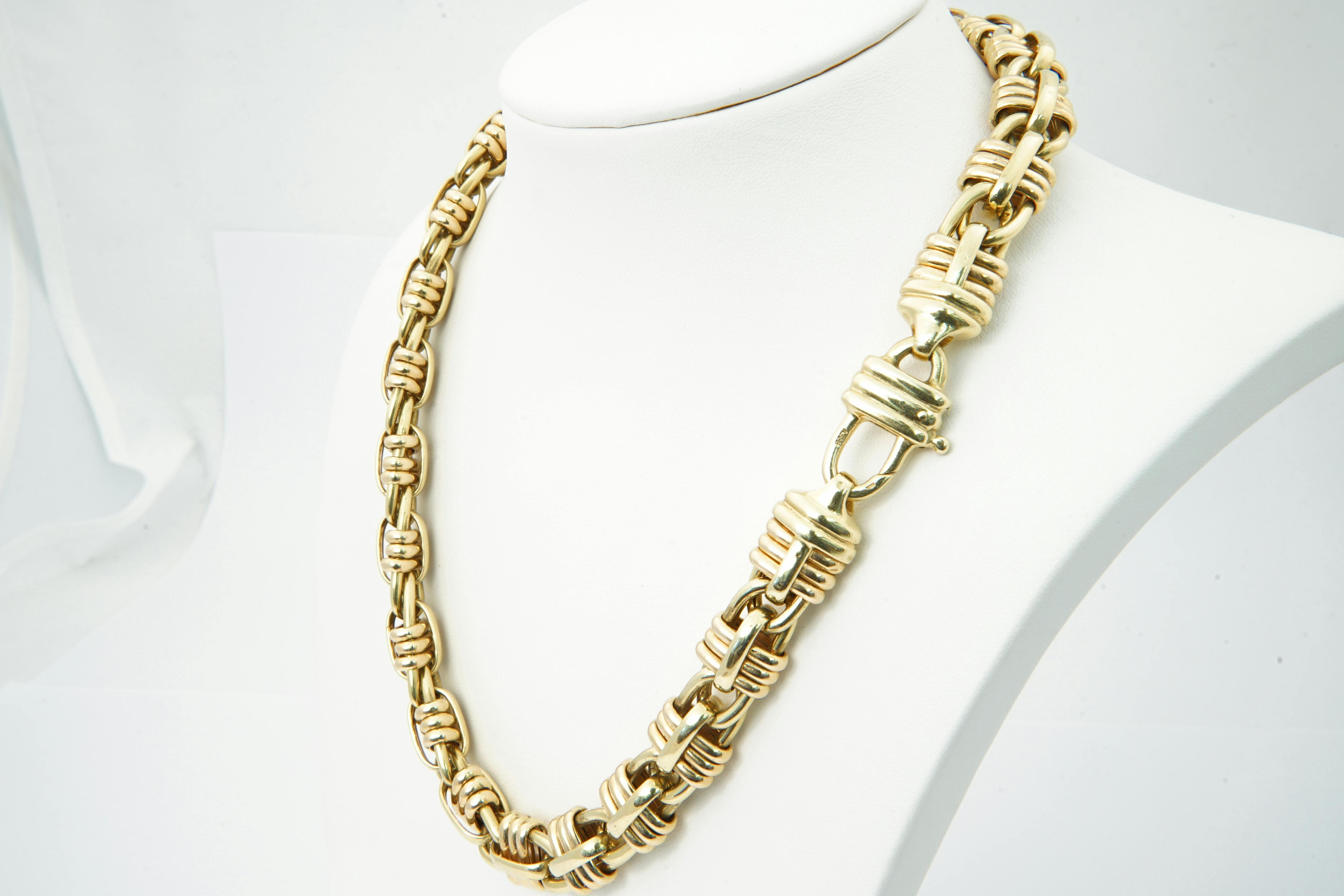 Groot en zwaar (90gram) 18 karaats bi-color gouden Givenchy stijl halssierraad kopen? Bied vanaf 3600!